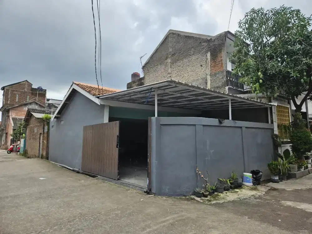 Di jual rumah murah di  komplek permata biru