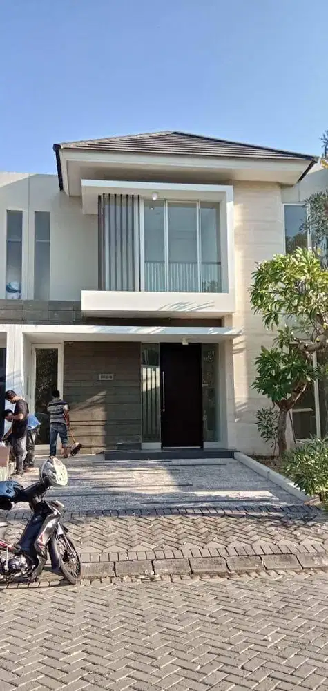 DIJUAL RUMAH BARU GRESS DI PELICAN HILL CITRALAND SIAP HUNI