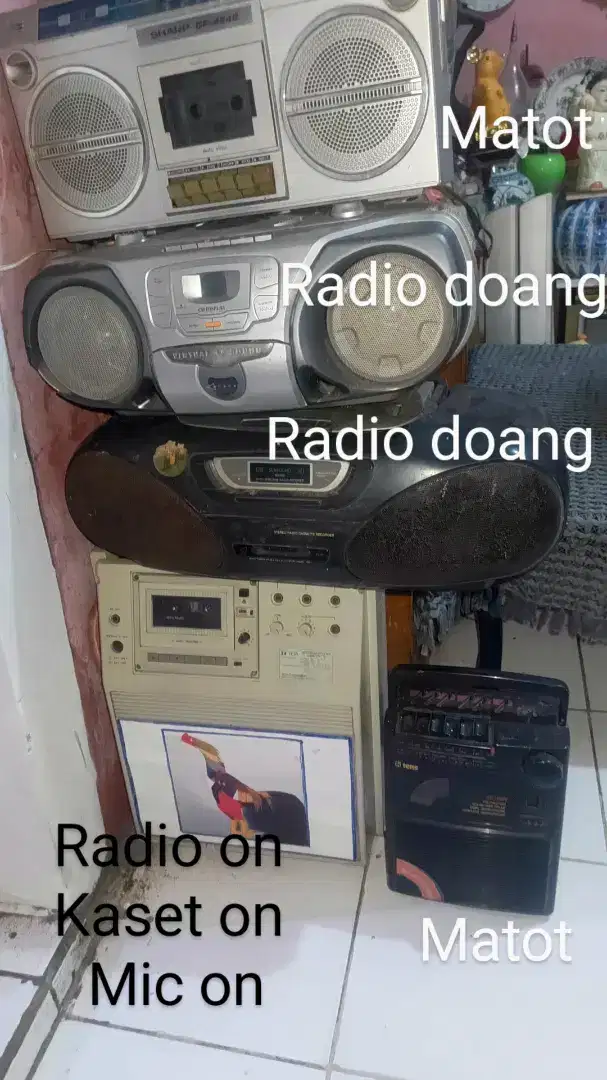 Tape,radio, bombox, ( take all)