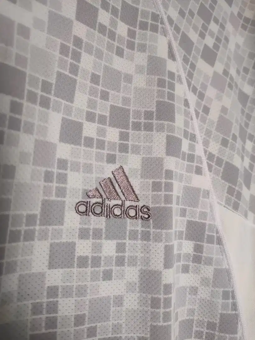Adidas modelan Vintage berkerah