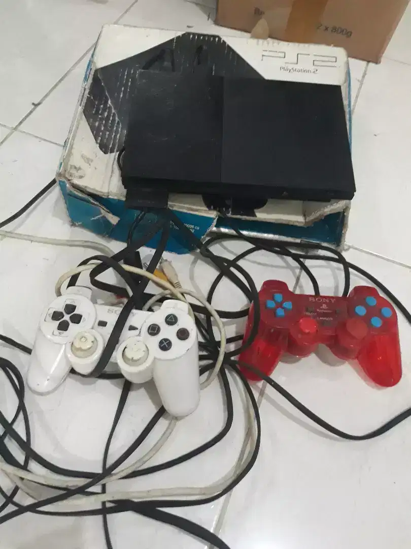 ps 2 kaset + 2 Stick