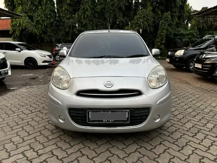 6JT NISSAN MARCH 2012 XS AT AC DIGITAL TERMURAH !!