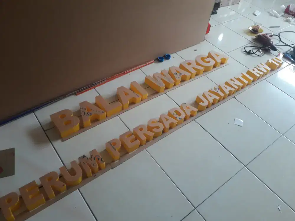 HURUF TIMBUL AKRILIK