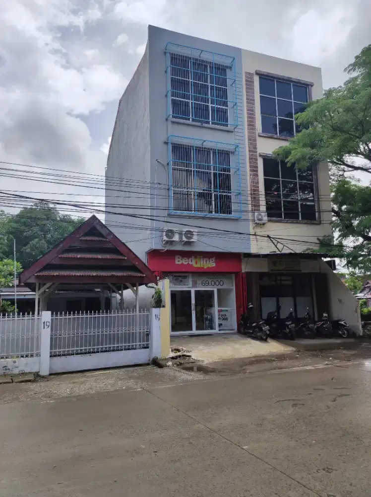 Dijual Ruko 3 lantai jalan muh tahir dekat kumala