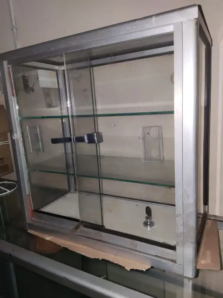 Etalase Second Kecil