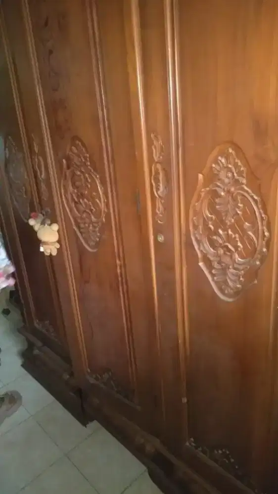 Lemari,meja rias,bufet asli jati Bekas seperti Baru