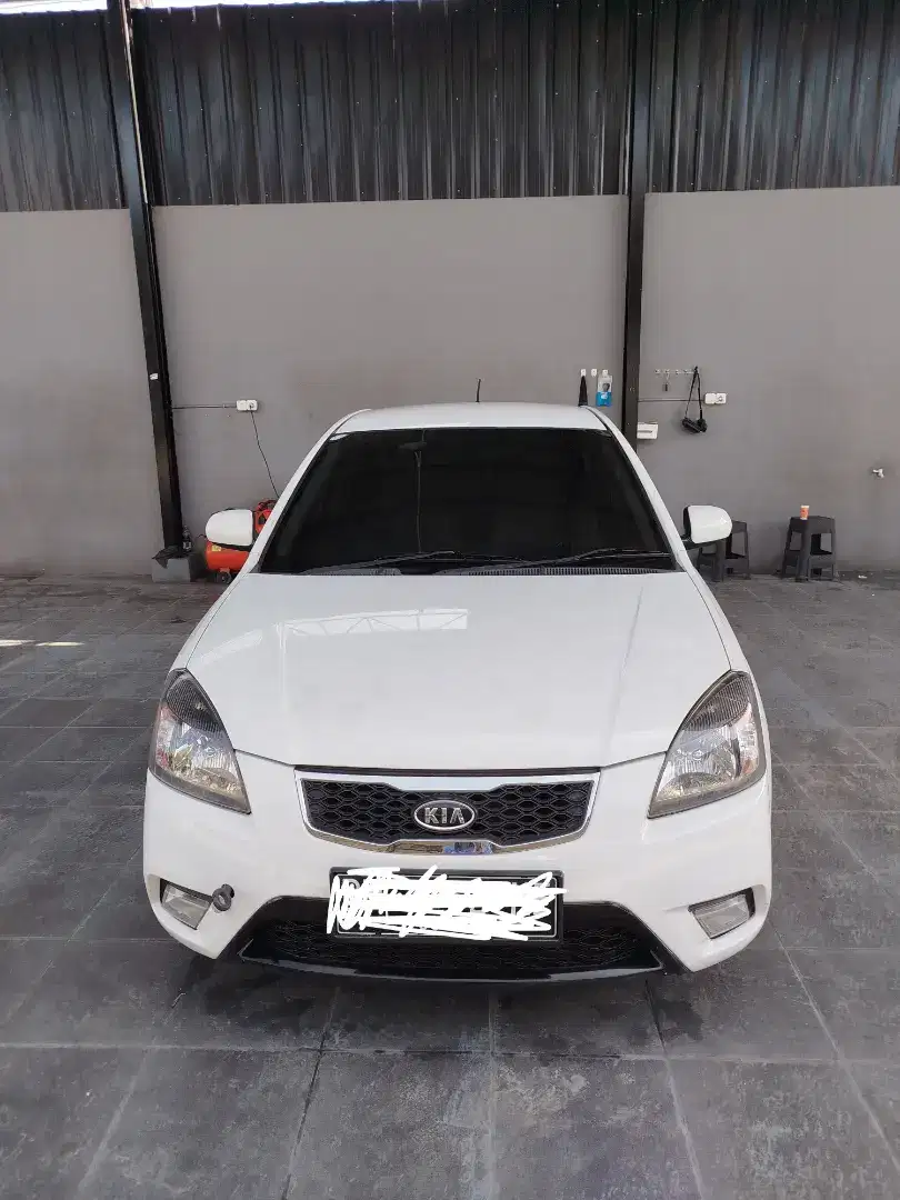 Kia Pride 2011 bensin manual