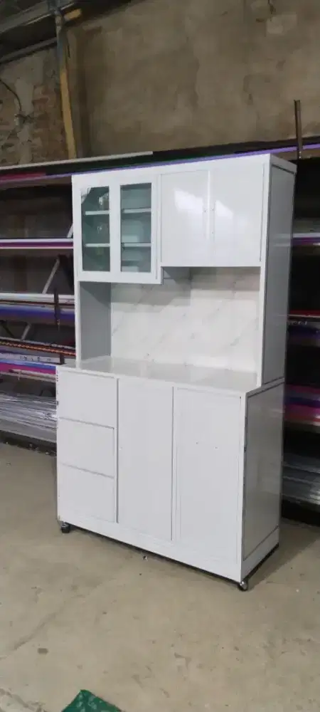 Rak Piring minimalis 3 pintu