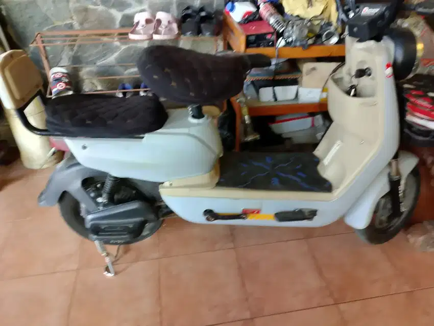 Sepeda listrik Uwinfly D7 Bldc 500watt wrn abu doff nego tipis