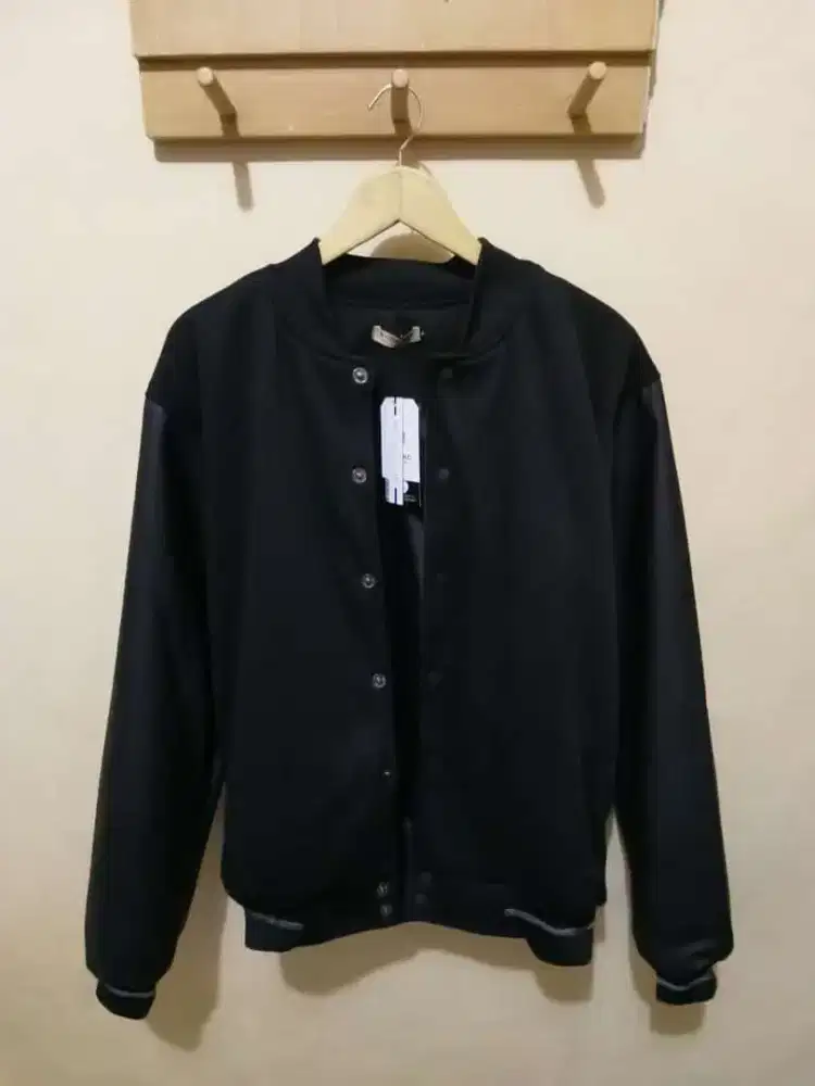 Jaket varsity polos baru