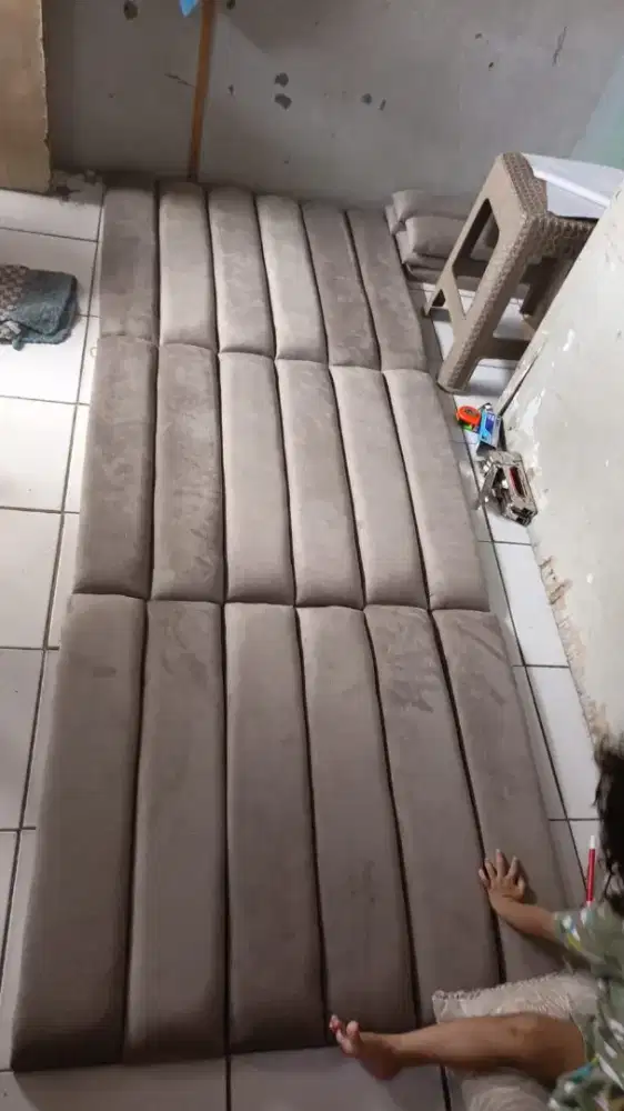 Buat kepala ranjang dan servis