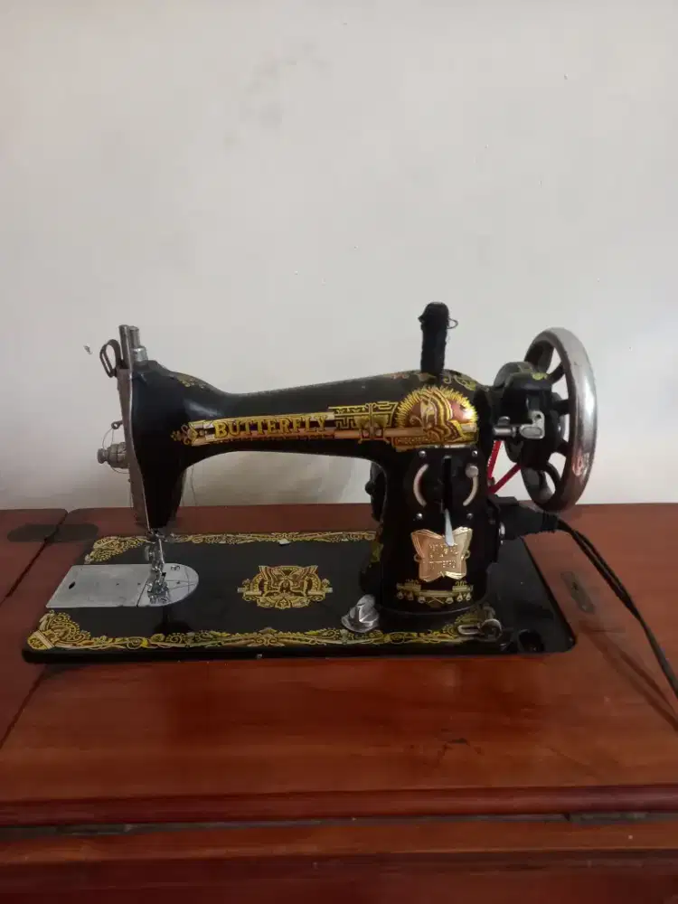 Mesin jahit butterfly