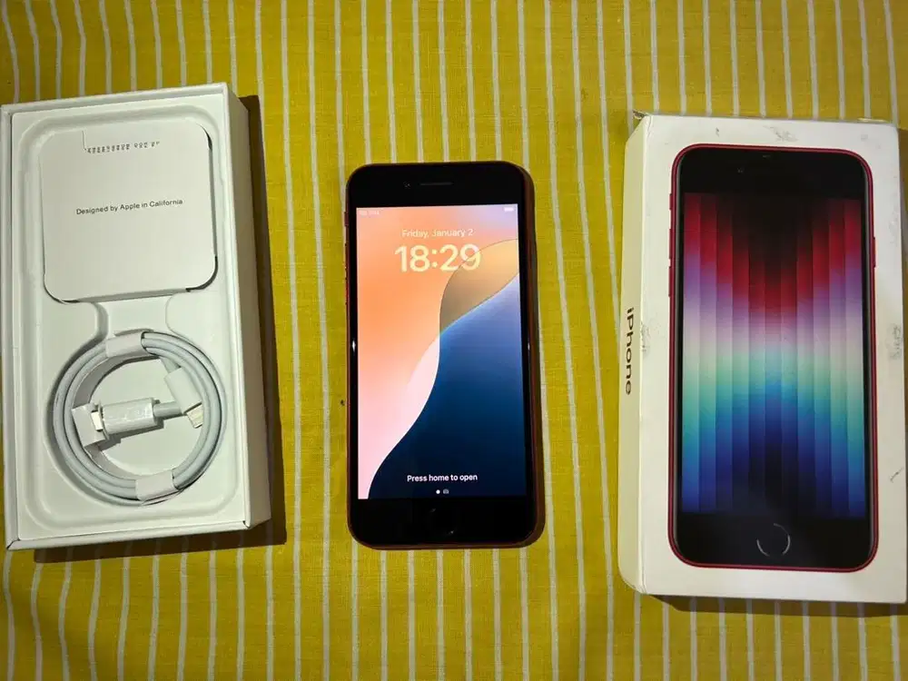 Iphone SE 3 2022 64gb Merah Ex Ibox Indonesia