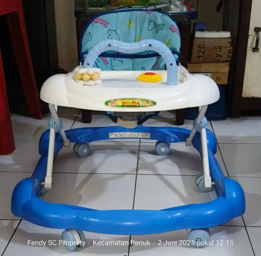 Box bayi untuk belajar jalan