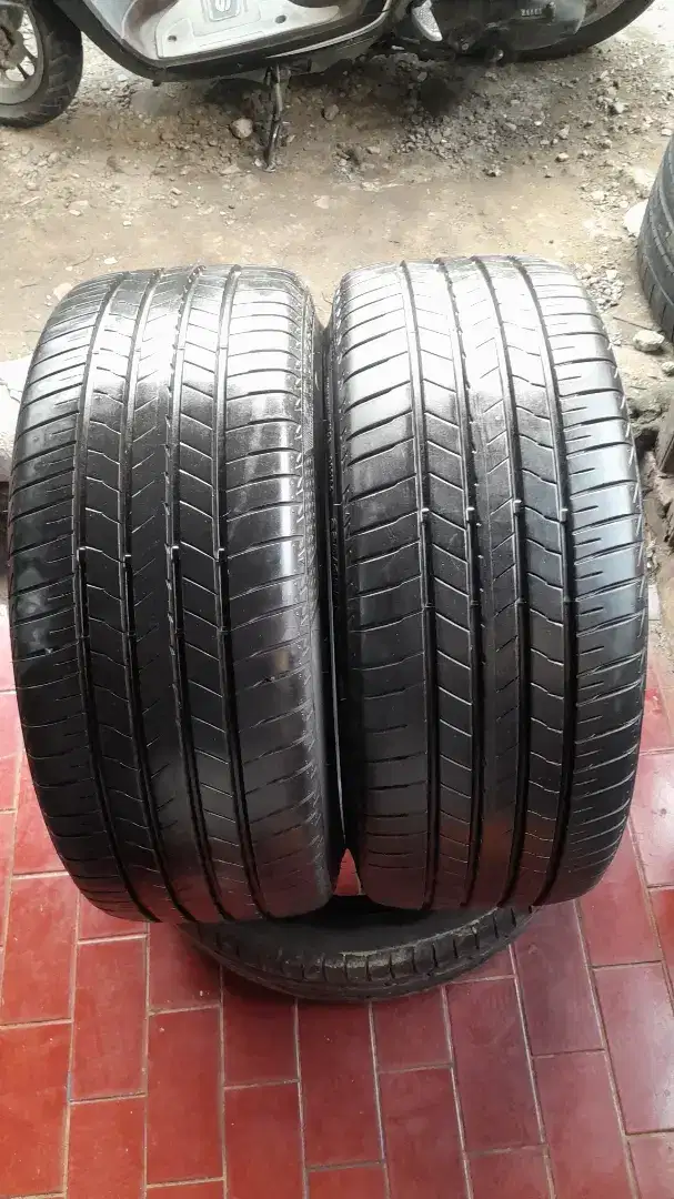 Ban copotan Bridgestoen Regno 225/45 R18 90% 2022..2pcs