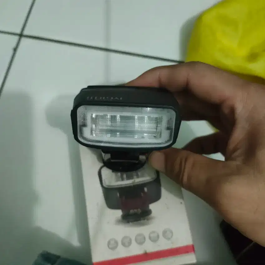 Flash lightting camera