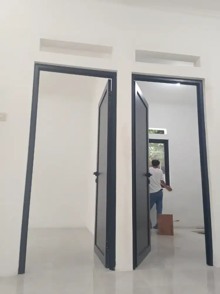 Pintu panel aluminium