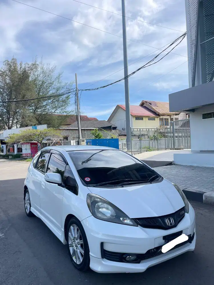 Dijual Honda Jazz RS matic 2013