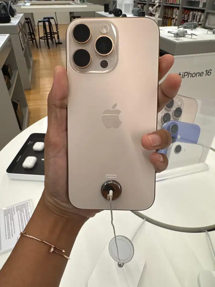 Iphone 16 Pro Max 512gb. New. Resmi. Bisa cicilan di iBOX Mall Paragon