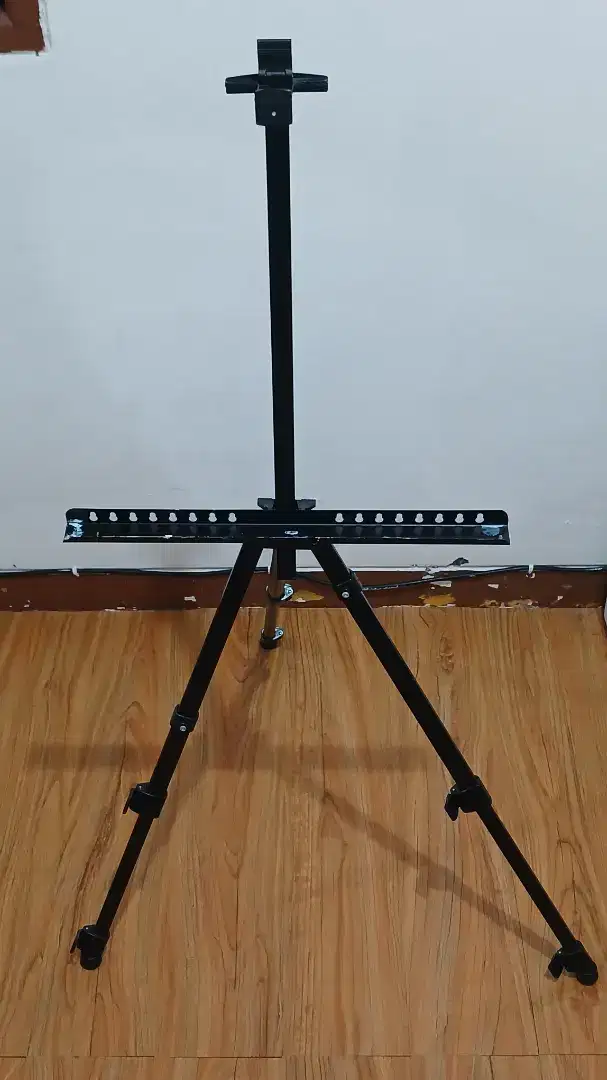 Tripod frame/lukisan