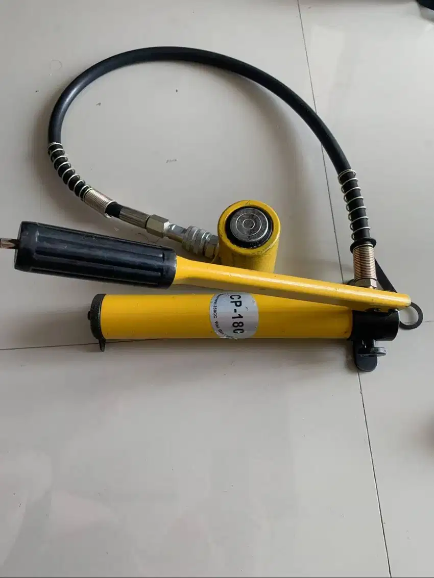Pompa Hidrolik Manual CP-180/CP-80 (4 unit) + Silinder 10 T (2 unit)