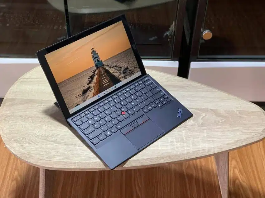 Lenovo Thinkpad X1 Tablet Corem5 Skylake Series Ram 8GB SSD Layar 2K