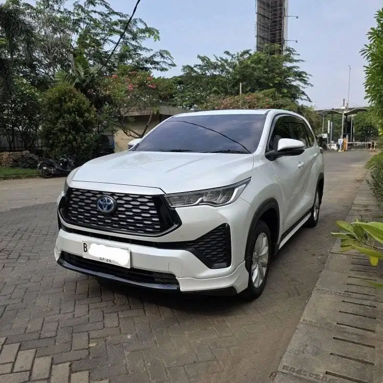 2023 Toyota Innova Zenix V Hybrid Modellista KM 8000 Record