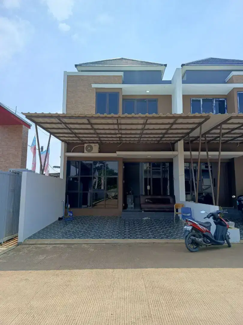 Di jual rumah baru strategis dalam cluster di gunung putri cibubur