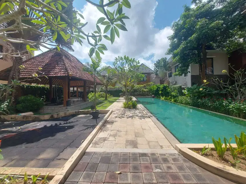Disewakan Vila di Jimbaran Dekat GWK, One Gated, Public Pool, Resto