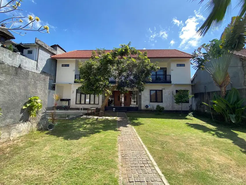 Dijual Villa 2 Lantai di Jl. Kutilang, Puri Gading - Jimbaran.