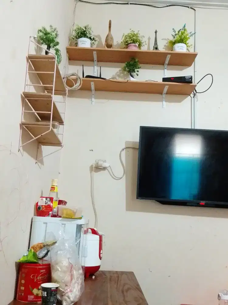 Art / pembantu rumah tangga menginap