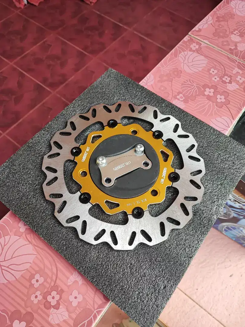 Disk cakram depan nmax/aerox