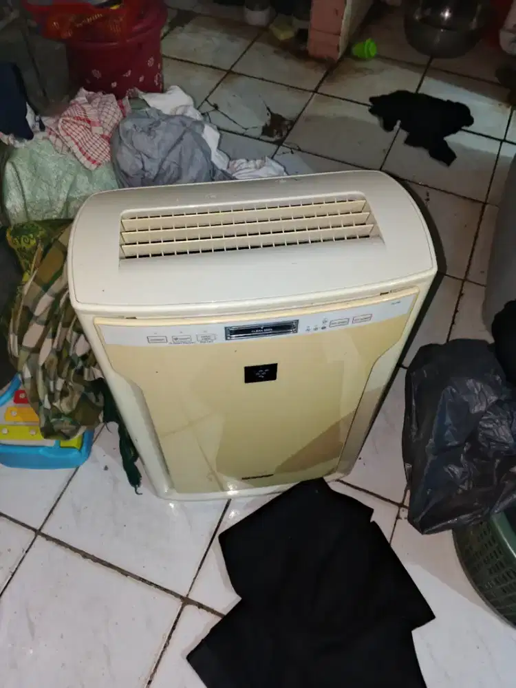 Sharp Air Purifier - FU-A80Y-W