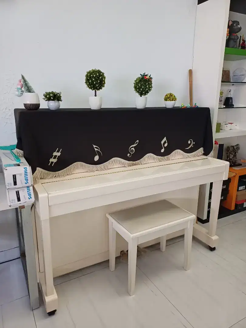 Jual Piano merk  Kawai UM21