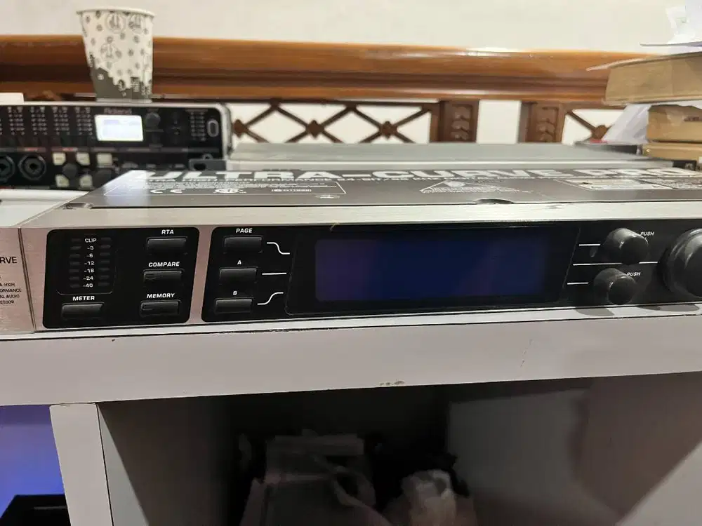 Behringer DEQ2496 Ultracurve Pro