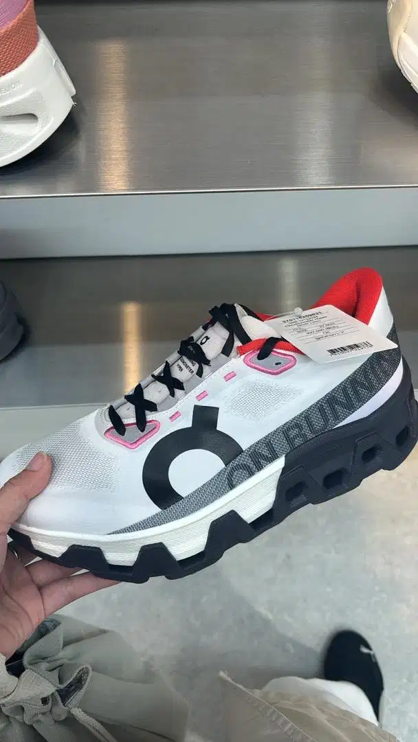Jual sepatu on running cloudmonster hyper