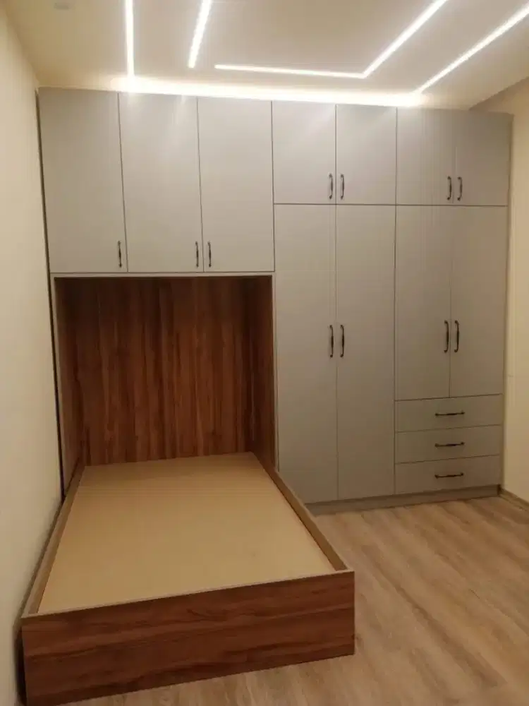 Tempat tidur anak , Backdrop tempat tidur , Lemari pakaian , Partisi