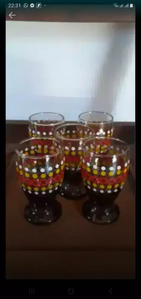 Gelas hias bagus satu set