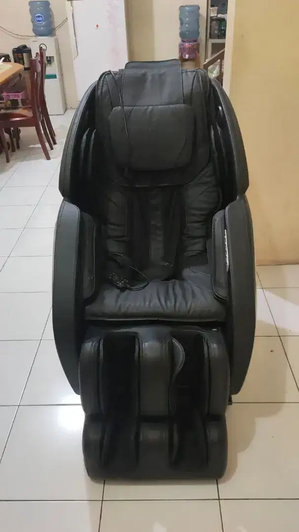 Kursi pijat elektronik