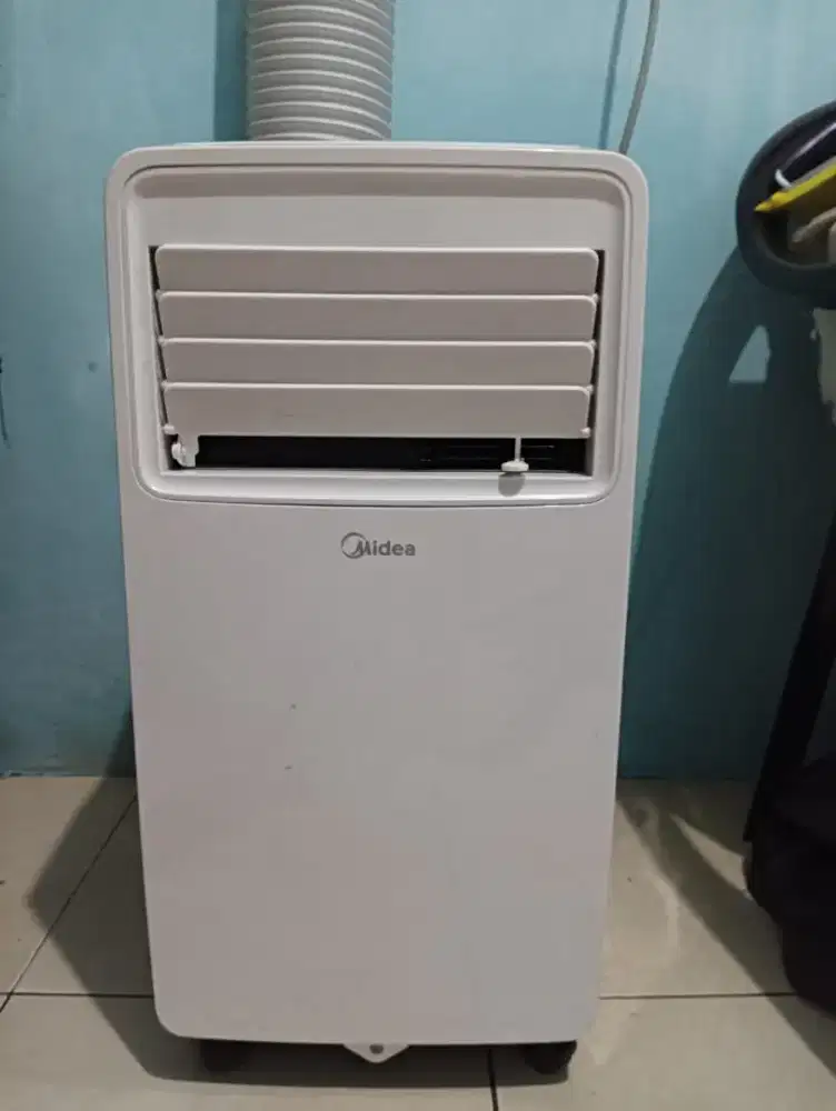 Ac Portable Media 0,5 PK kondisi mulus