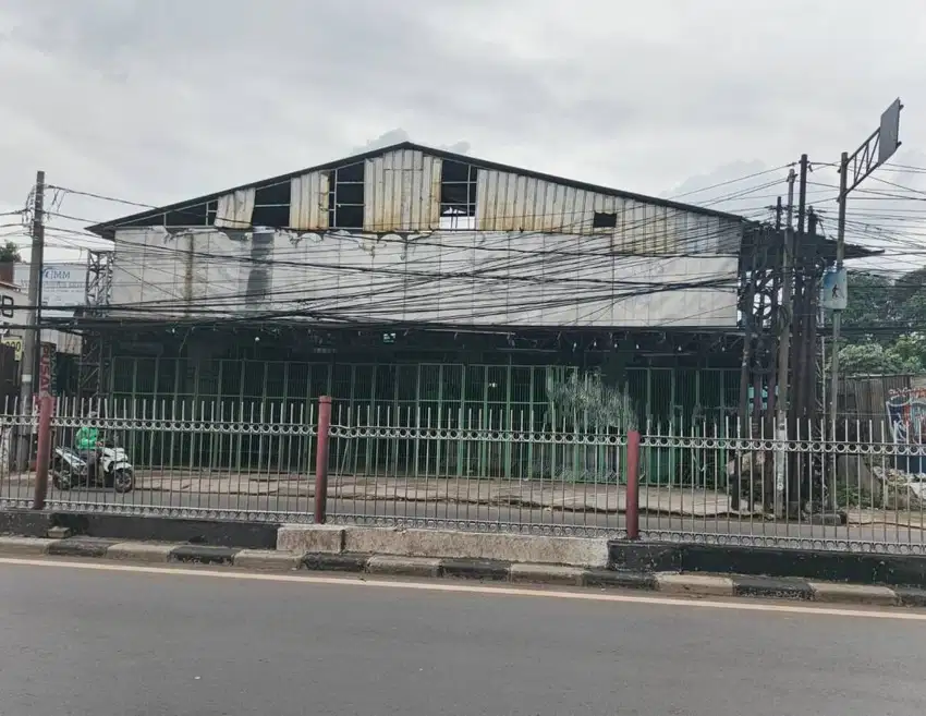 Dijual Gudang dibawah NJOP ex toko baja di Raya Jkt-Bogor Kramat Jati,