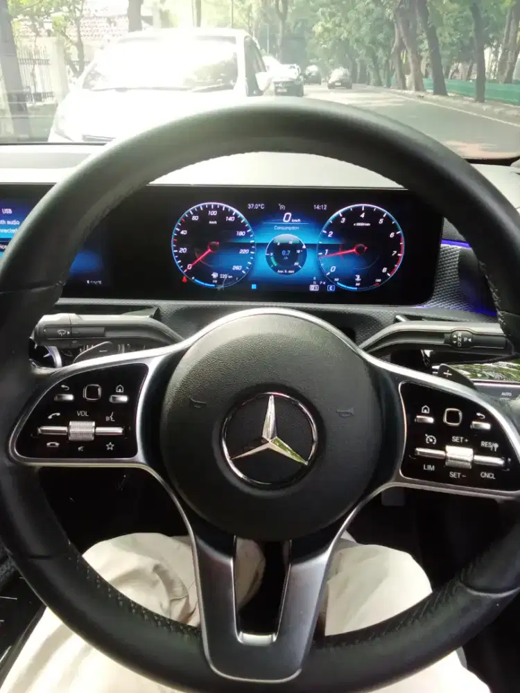 SAYA SEDANG MENCARI PEKERJAAN SOPIR