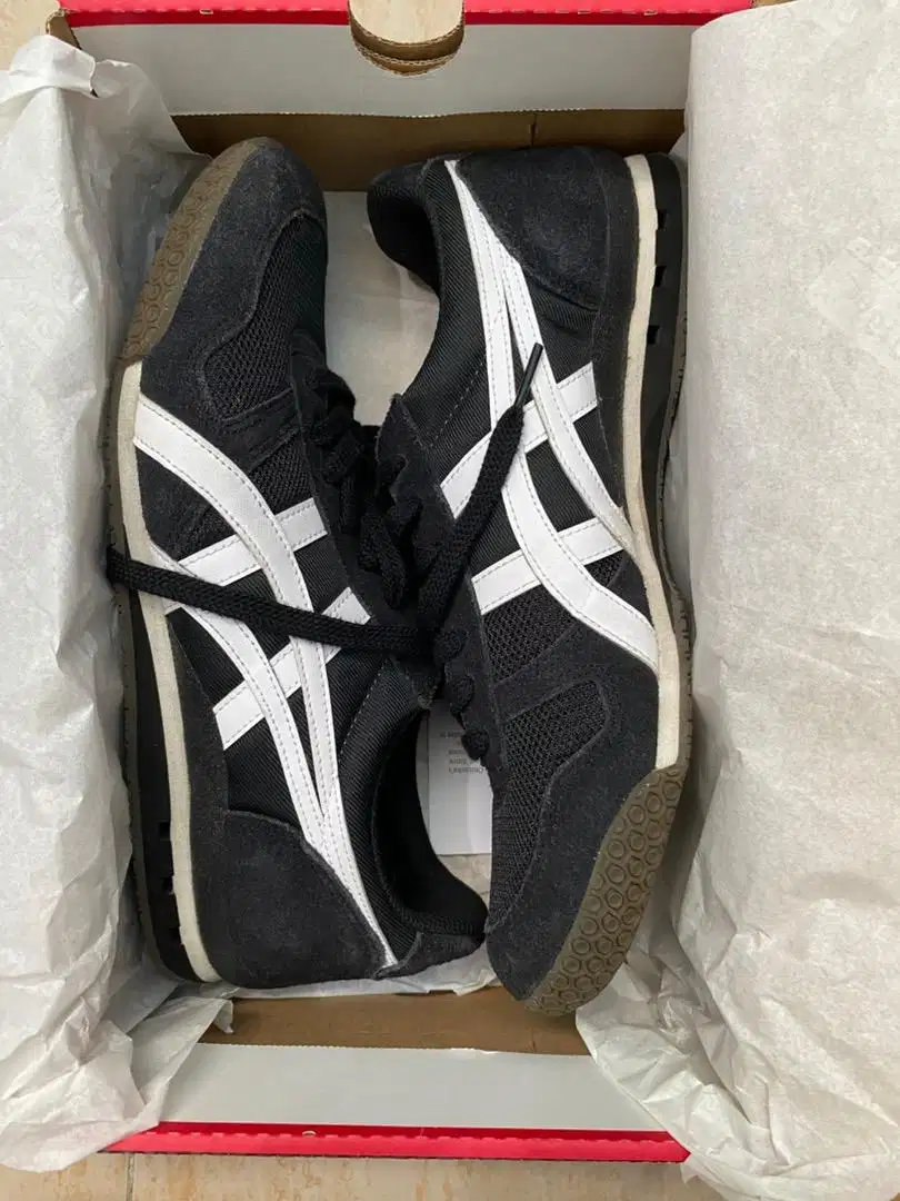 Sepatu Onitsuka tiger (Ultimate 81) black/white