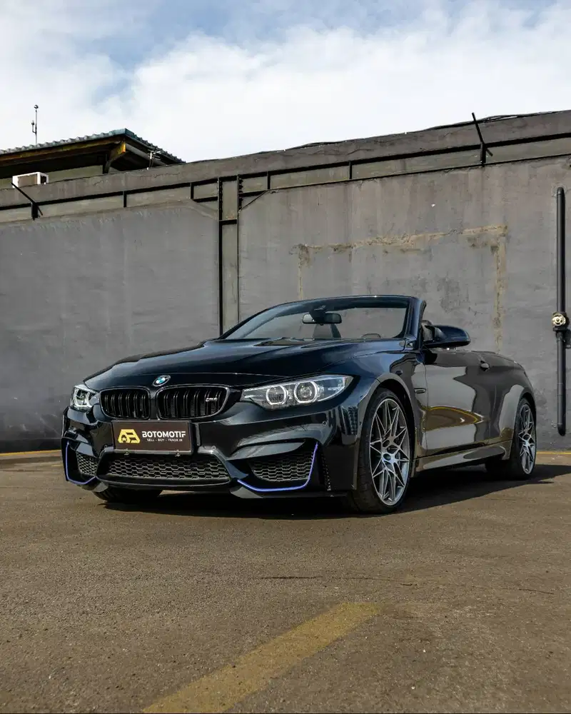 BMW M4 Competition F83 Convertible LCI 2021 Black Sapphire Metallic
