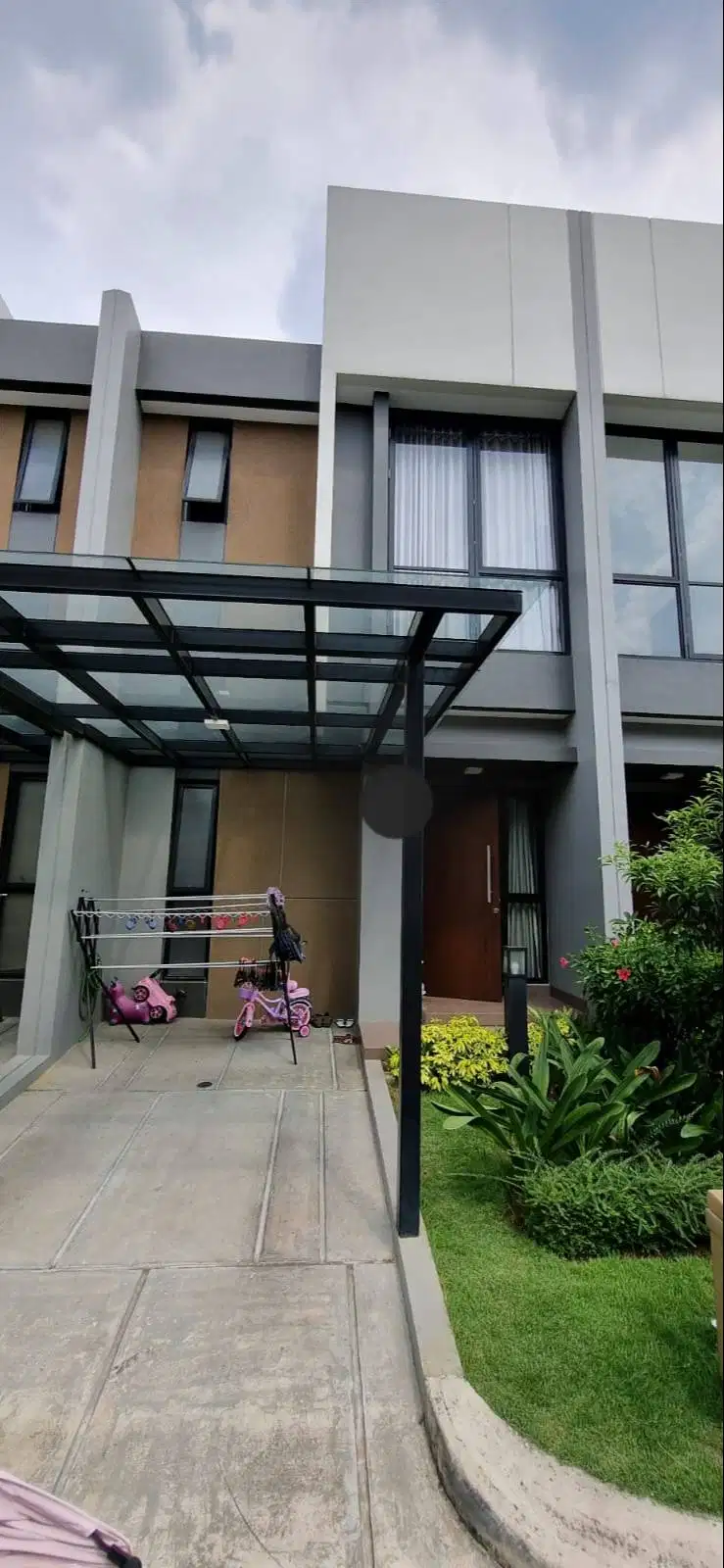 DIJUAL Rumah cantik dan modern siap huni di Summarecon Bekasi