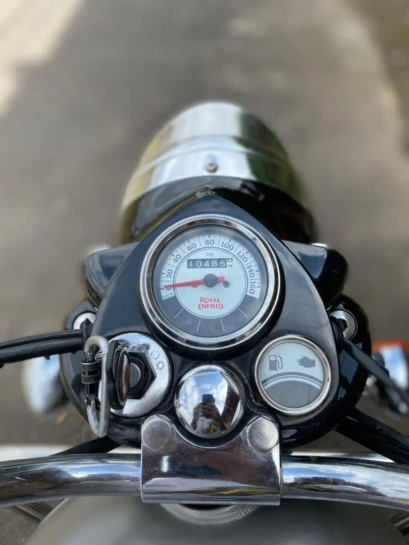 ROYAL ENFIELD CLASSIC 500