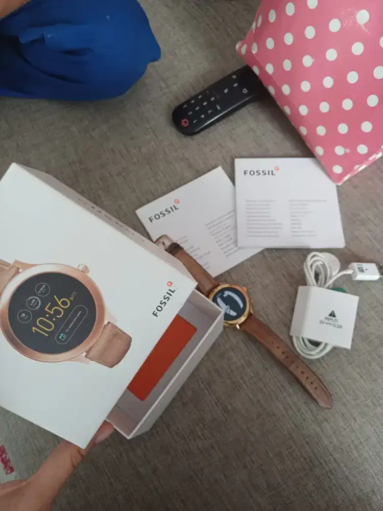 Dijual Jam Tangan Fossil (smartwatch) bekas.