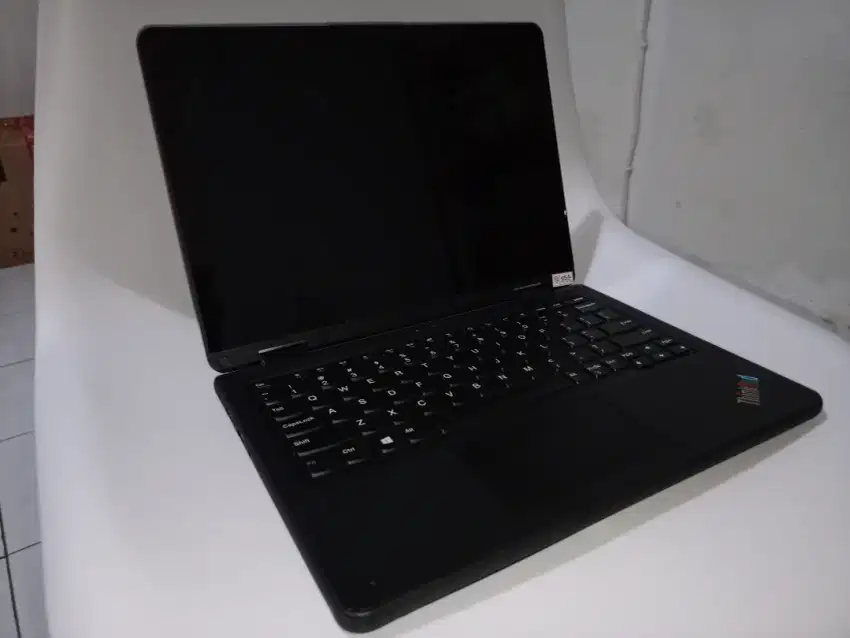 Notebook Lenovo Thinkpad Yoga 11e Core i5 Gen 8 Mulus No Minus