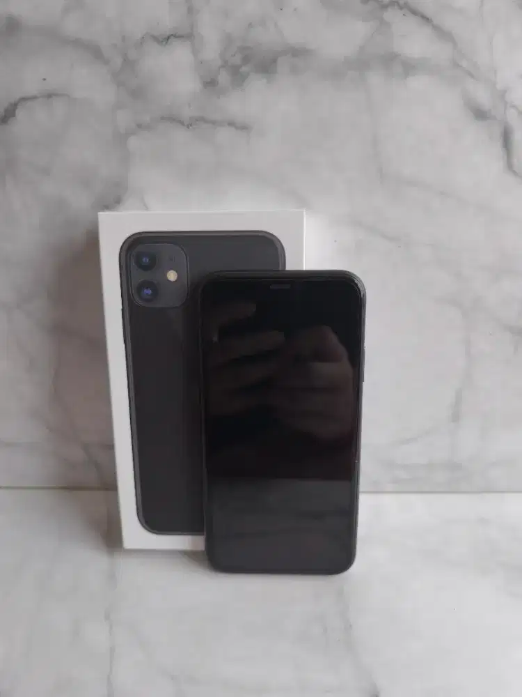 Jual Cepat iPhone 11 64GB black No Minus BH 99%
