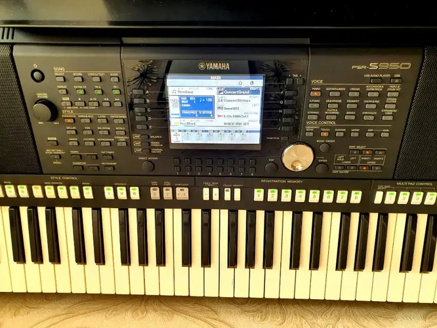 Keyboard Yamaha PSR S 950 + Stand keyboard + Cover keyboard